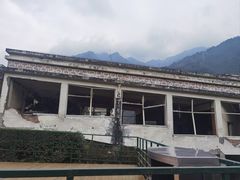 -四川汶川特大地震漩口中学遗址