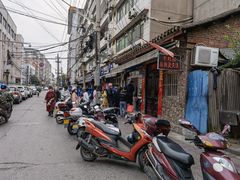 -老鼓楼麻辣烫夹馍