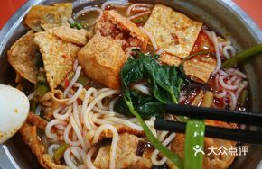 Braised Chicken Feet with Luosifen
