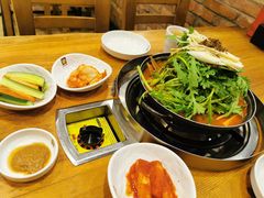 -喇喇排骨火锅·传统韩式脊骨汤(望京西园总店)