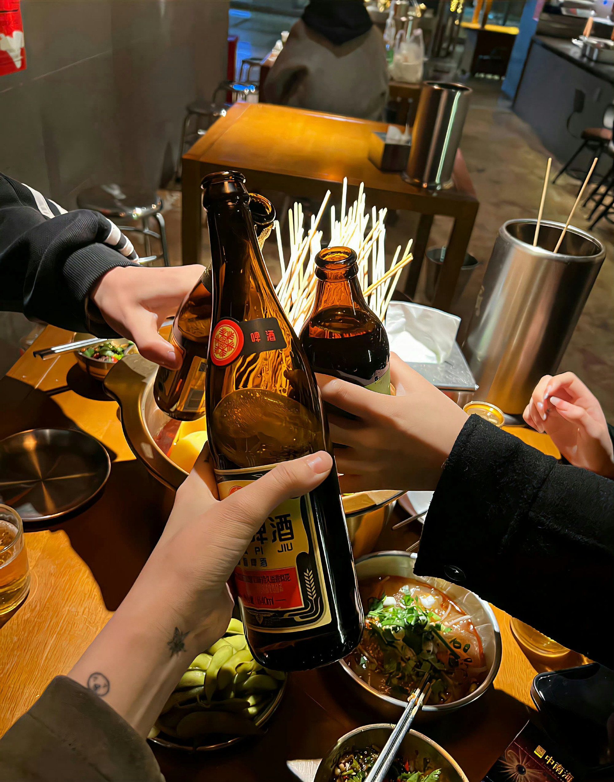 多喝啤酒多扯淡,少谈恋爱多存钱!