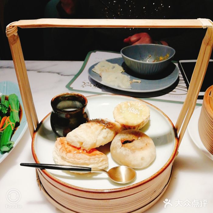 富山虾饺点心餐厅(群光广场店)酥挞拼盘图片