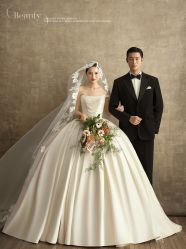 -雪中彩影婚纱摄影·微光艺术中心