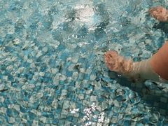 -涨巢·潮玩水疗局