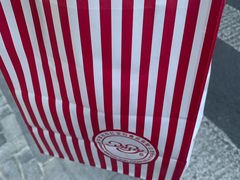 -红宝石·鲜奶小方·海派西点房(南丹店)