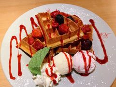 水果华夫饼-Lia Cafe Bar Restaurant松山咖啡屋