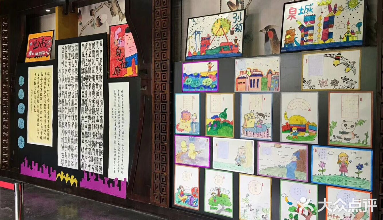 长街长，尽显国韵精粹；烟花季，领略非遗风采”