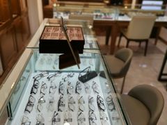 -回瑞眼镜·蔡司·依视路官方授权店(广益路万达店)
