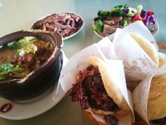 -闫家驴肉老店(华电一校店)