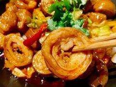 辣上瘾肥肠-那胡同里的小烤肉馆(开发区万达店)