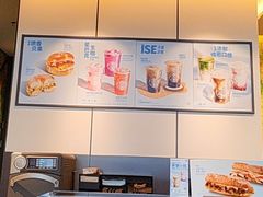 -星巴克(广州南站A18检票口楼上)