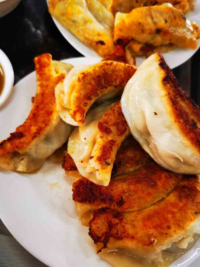 劈柴院锅贴(沈阳路店)-"爱点评,爱生活[爱心]被同事强烈安利的.