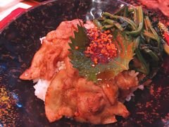 炭烤猪五花肉盖饭-热血兄弟·炭火烤肉(融侨中心店)