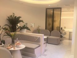 -芮娜皮肤管理·SPA中心