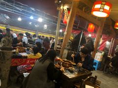 等位区-镇江龙·火锅串串(武侯祠店)