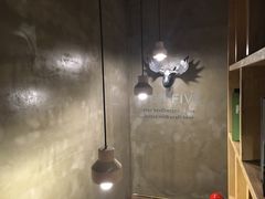 -HIGH FIVE哈福手工汉堡(桂林路店)