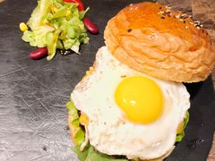 -HIGH FIVE哈福手工汉堡(桂林路店)