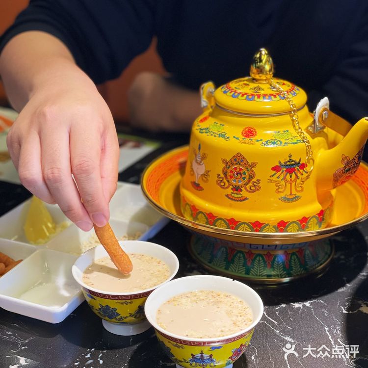 体验内蒙大草原风情,品味高品质牛羊肉火锅