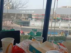 -麦当劳(展览路店)