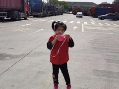 -临港服务区·停车场