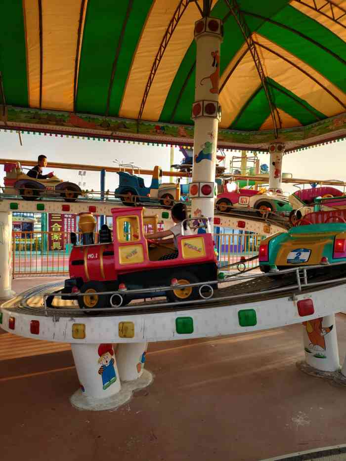 乳山银滩梦幻王国-"非常棒,带姑娘去的,整整玩了一天,不过有.