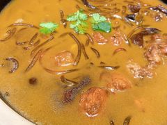 小笨鸡炖蘑菇-毛毛熏肉•东北菜老字号(大安街店)
