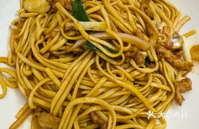 Bamboo Shoot and Pork Stir-Fry Salad