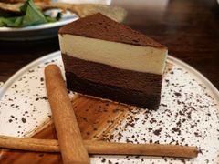 -Chom Cafe and Restaurant