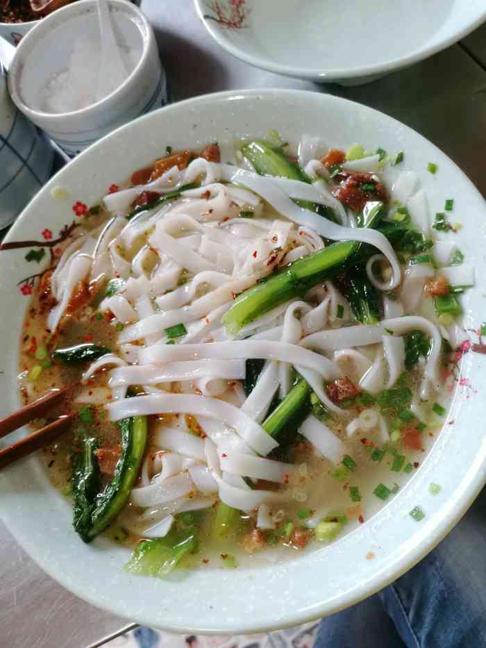 余家老米粉-"这是老家开了好多年的米粉店了,在赶水镇铁.