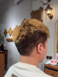 -摩力美发·烫·染·设计专业店