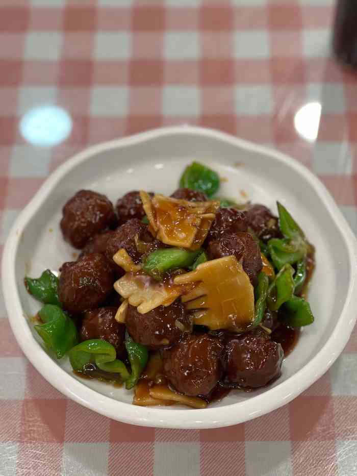 东四民芳餐厅(朝阳门总店)-"没空拍照,点了烤腰,腊八蒜烧肥肠,酸菜粉.