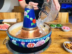 -毛辣果·贵州红酸汤牛肉火锅(西单店)