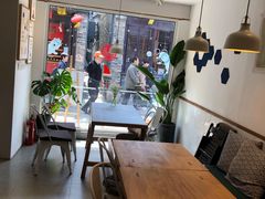 -红小姐咖啡馆(西津渡店)