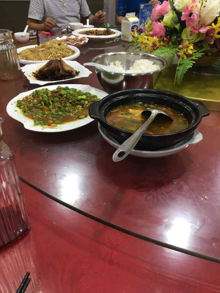 江西宁都饭店(西安店)-"第三次来吃饭,喜欢这个味道,停车还方便.