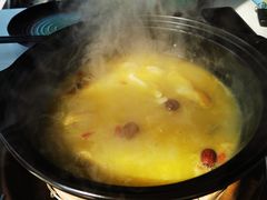 养颜花胶鸡-溏心风鲍港式打边炉(余英坊店)