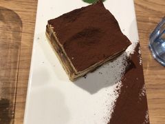 -必胜客(新中纬店)
