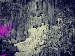 -大平台龙居瀑布旅游区