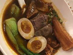 -晶华冠军牛肉面坊