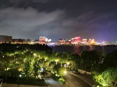 -上海滴水湖皇冠假日酒店