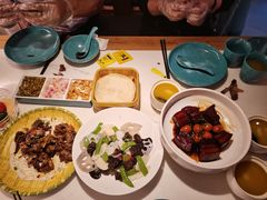 -荷塘秋月·本帮江浙菜(国权路店)