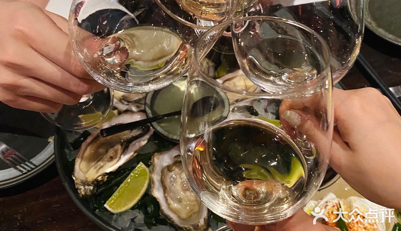 外滩双露台餐吧丨尽情享受魔都周末之夜[啤酒]
