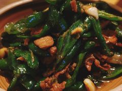 辣椒炒肉-渔悦潇湘·酸菜煮鱼(岳麓山店)