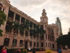 -香港大学