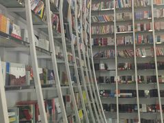 -钟书阁(松江泰晤士小镇店)