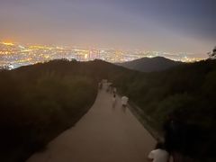 -鬼笑石后山停车场