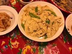 -闯关东东北农家菜(崂山石老人店)