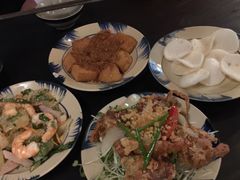 -Cuc Gach Quan Restaurant