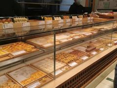 面包甜点陈列柜-泸溪河桃酥(欧尚店)