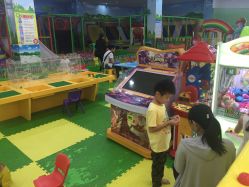 -雅乐达儿童乐园(海韵广场店)