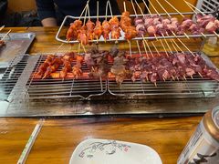 -哈尔滨小酒馆·鲜肉现穿自助烧烤(康新花园店)